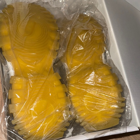 Yellow and Black Men's Sneakers - Picture 3 of 11